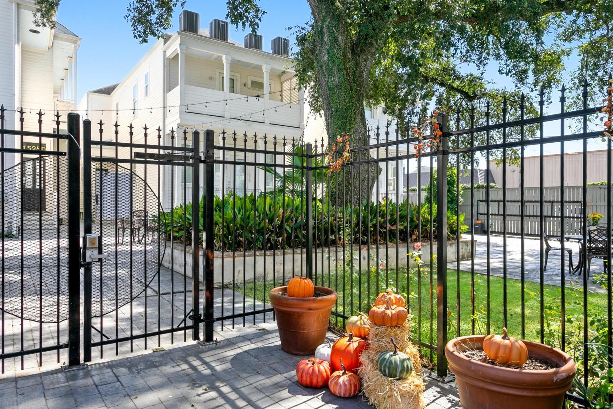 Modern 2Br On Carondelet By Hosteeva Apartman New Orleans  Kültér fotó