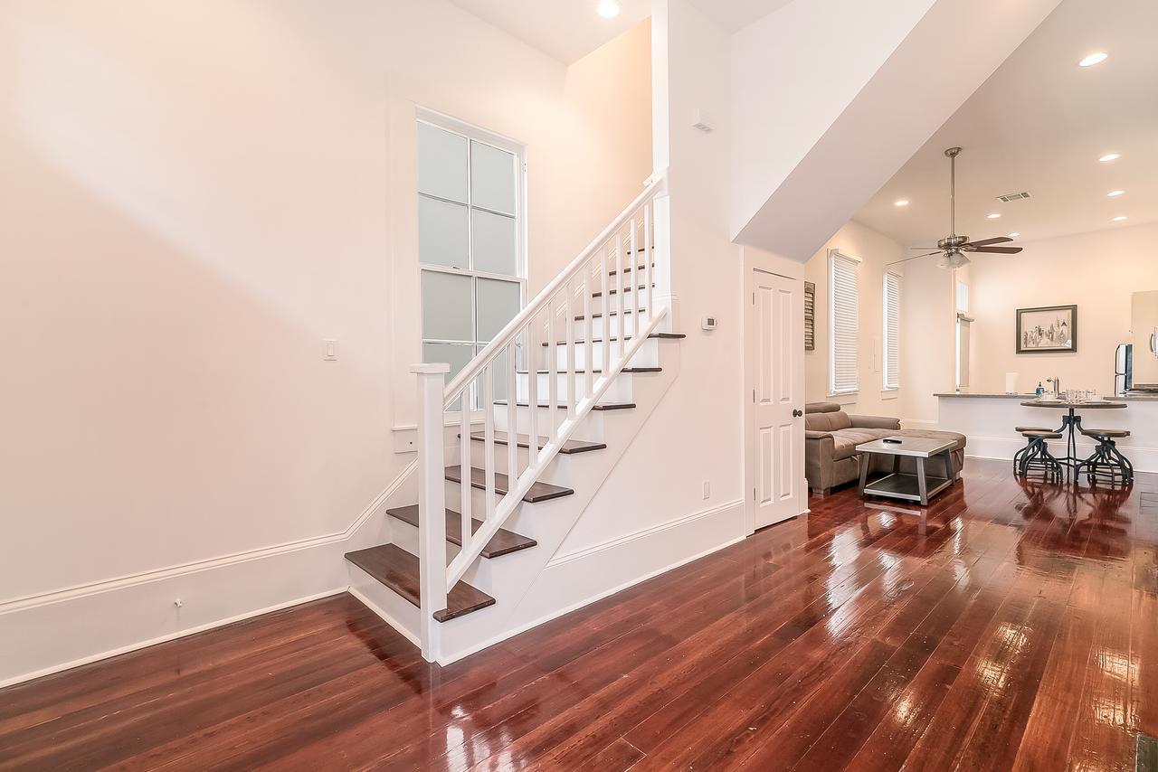 Modern 2Br On Carondelet By Hosteeva Apartman New Orleans  Kültér fotó