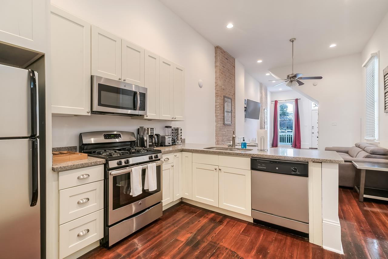 Modern 2Br On Carondelet By Hosteeva Apartman New Orleans  Kültér fotó