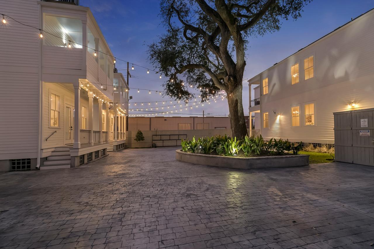 Modern 2Br On Carondelet By Hosteeva Apartman New Orleans  Kültér fotó