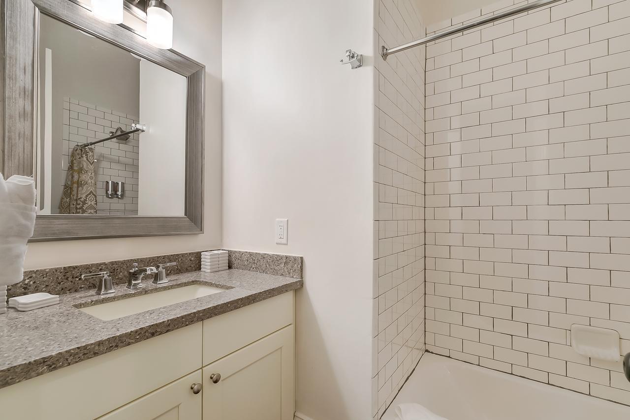 Modern 2Br On Carondelet By Hosteeva Apartman New Orleans  Kültér fotó