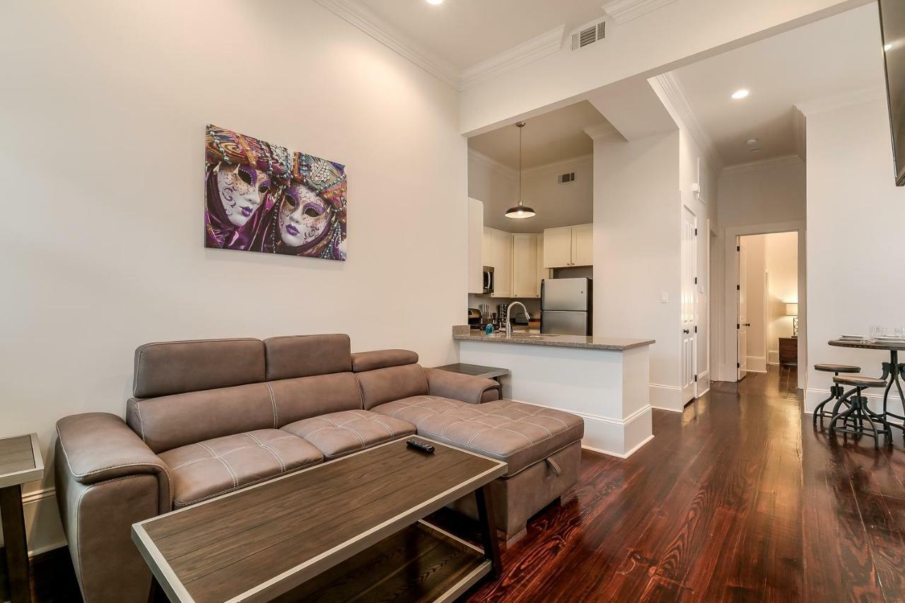 Modern 2Br On Carondelet By Hosteeva Apartman New Orleans  Kültér fotó